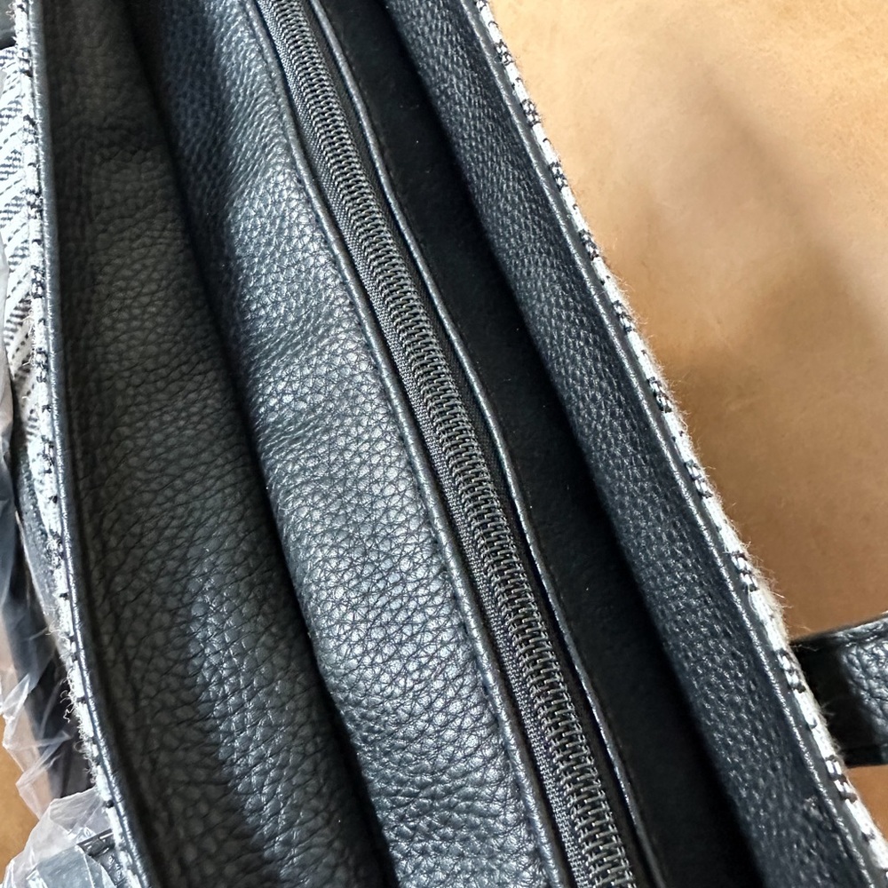 Roxy Never Stop Dreaming Shoulder Tote - Picture 4 of 5